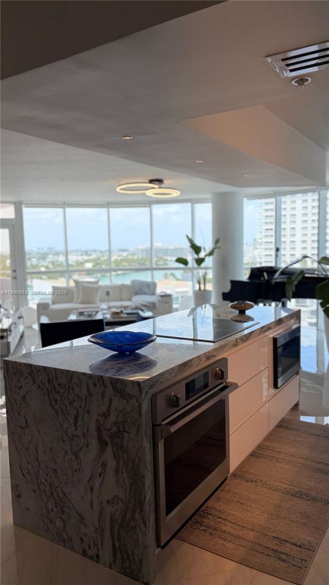 6301 Collins Ave, Unit 1207, Miami Beach, FL 33141 Photo