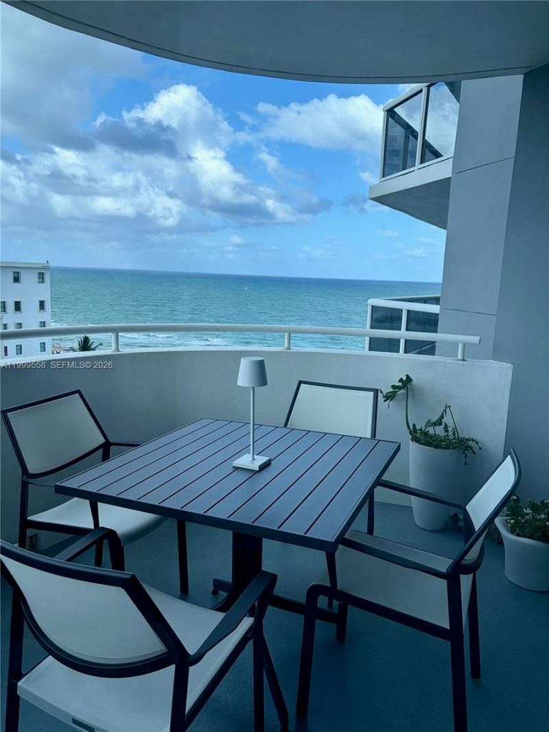 6301 Collins Ave, Unit 1207, Miami Beach, FL 33141 Photo