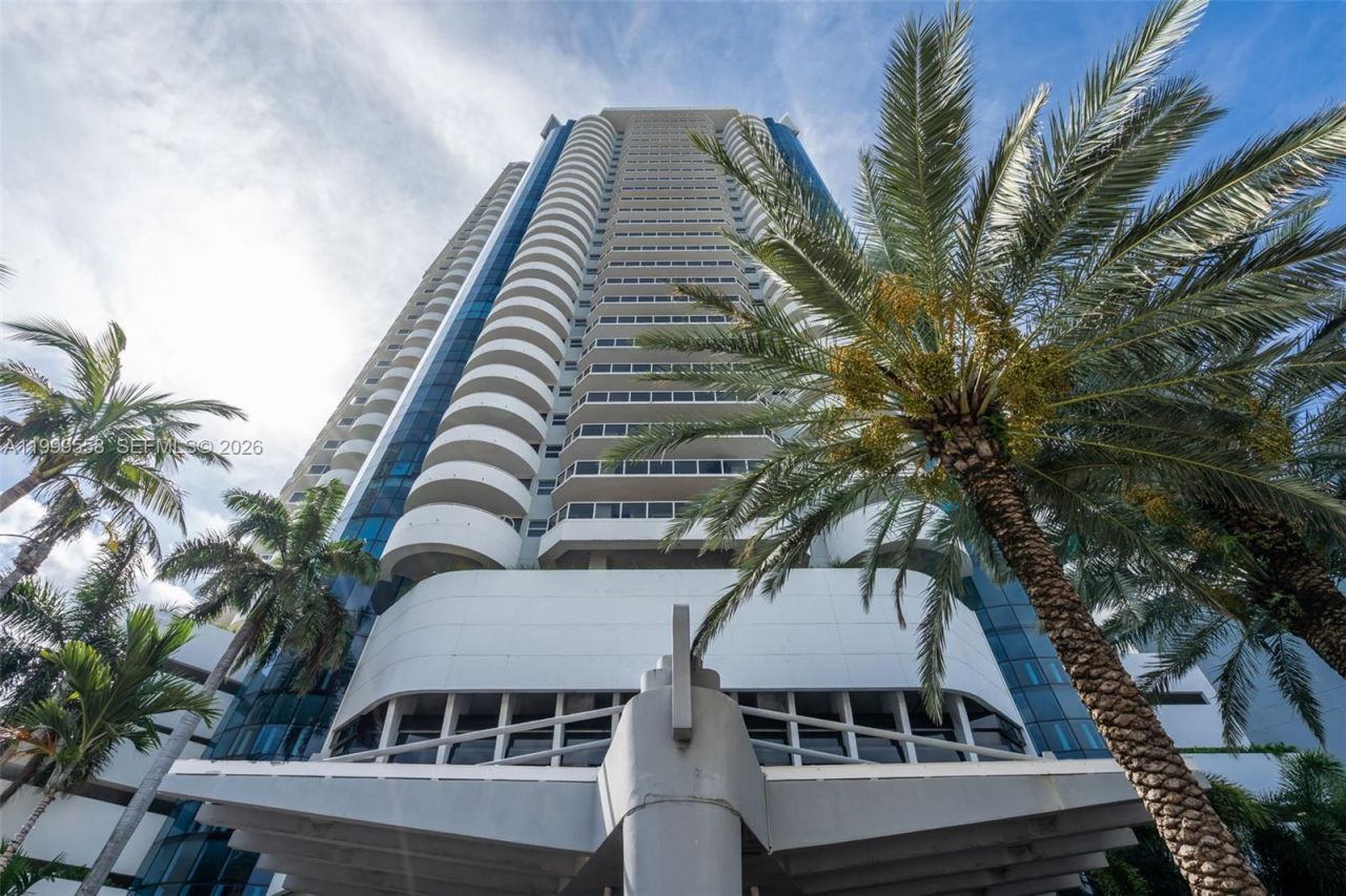 6301 Collins Ave, Unit 1207, Miami Beach, FL 33141 Photo