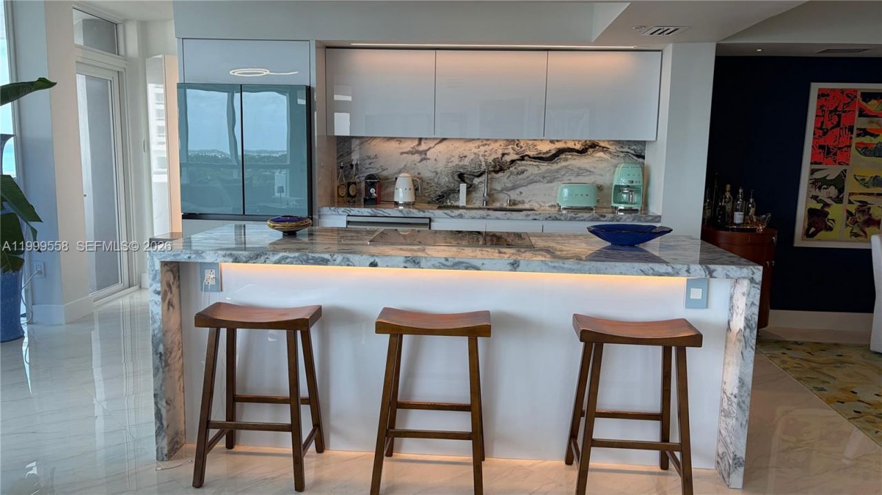6301 Collins Ave, Unit 1207, Miami Beach, FL 33141 Photo