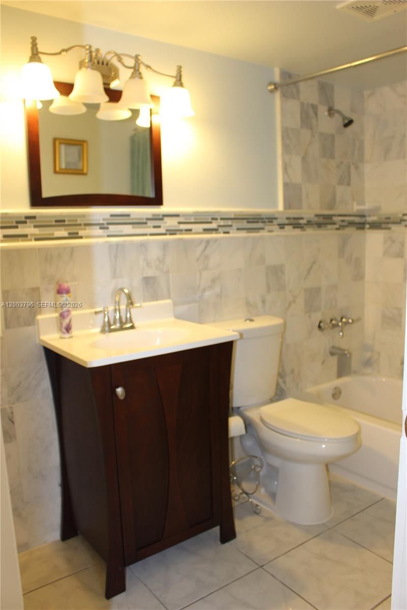 7208 Fairway Dr , Unit I8, Miami Lakes, FL 33014 Photo