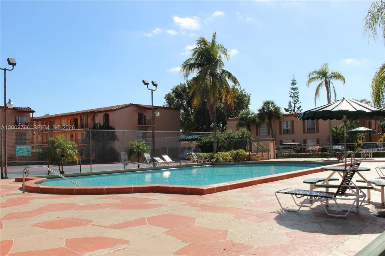 7208 Fairway Dr , Unit I8, Miami Lakes, FL 33014 Photo