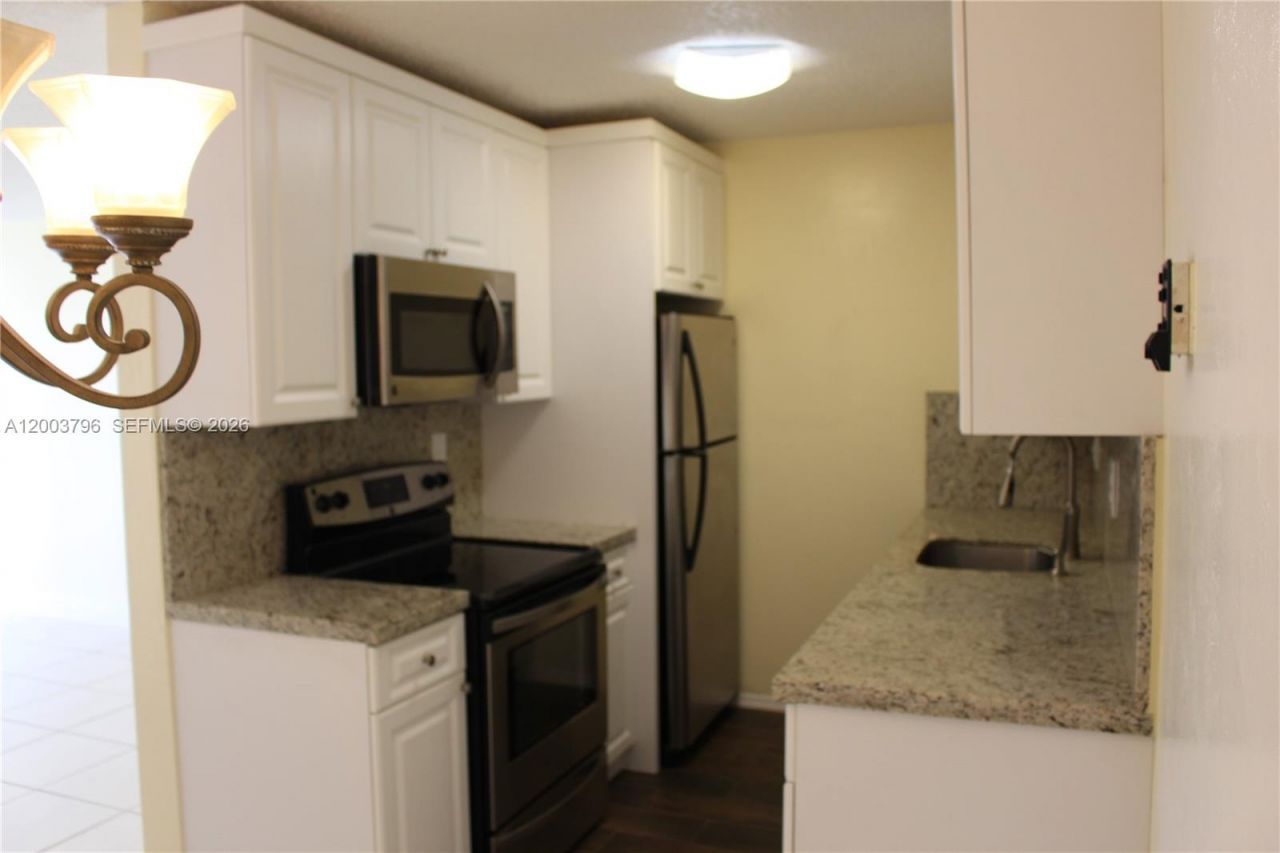 7208 Fairway Dr , Unit I8, Miami Lakes, FL 33014 Photo