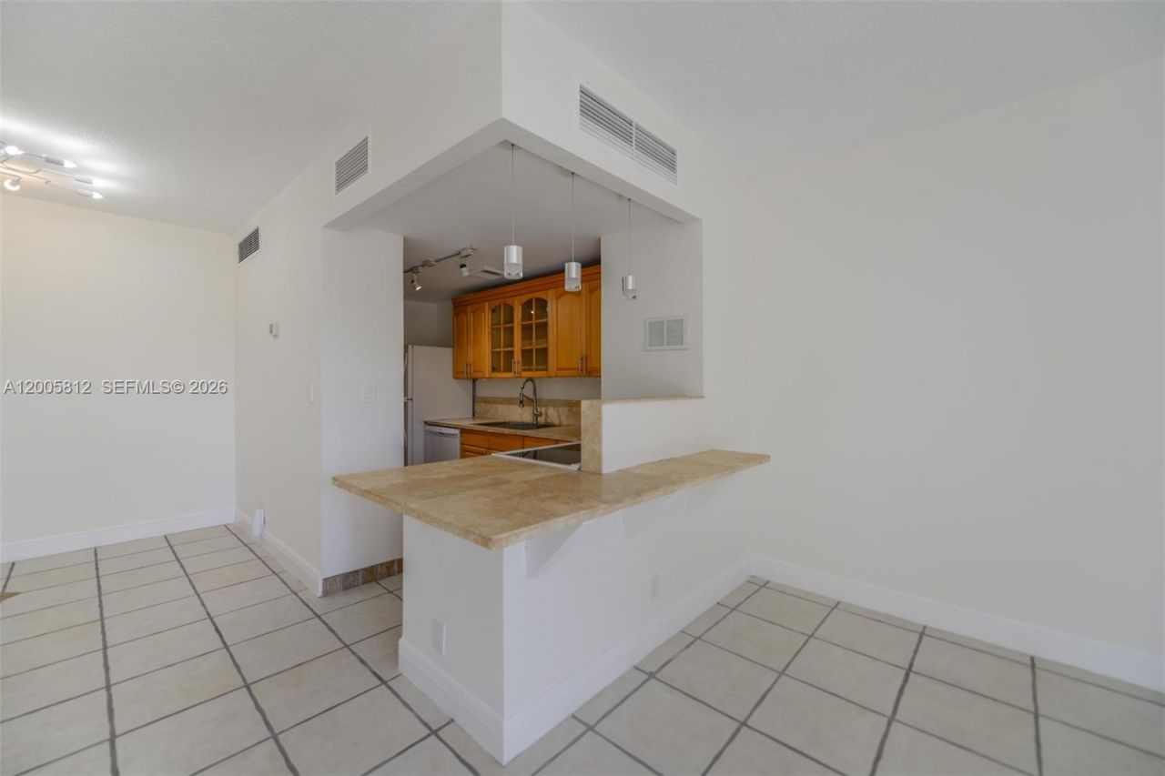 880 NE 69th St , Unit 2N, Miami, FL 33138 Photo
