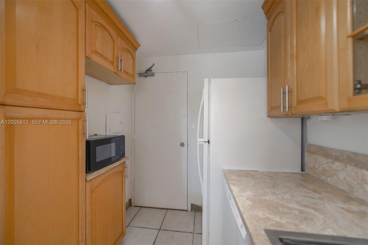 880 NE 69th St , Unit 2N, Miami, FL 33138 Photo