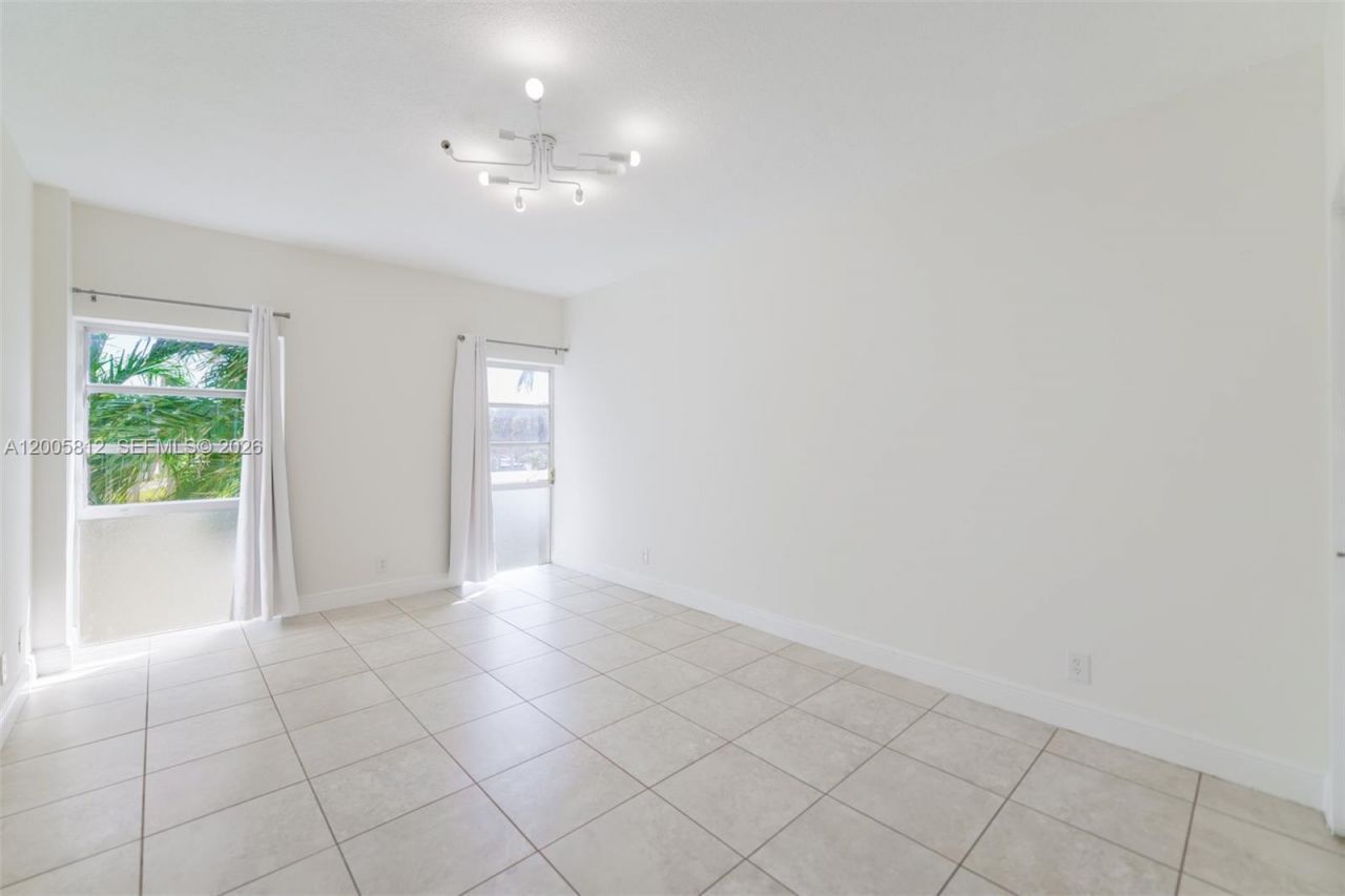 880 NE 69th St , Unit 2N, Miami, FL 33138 Photo