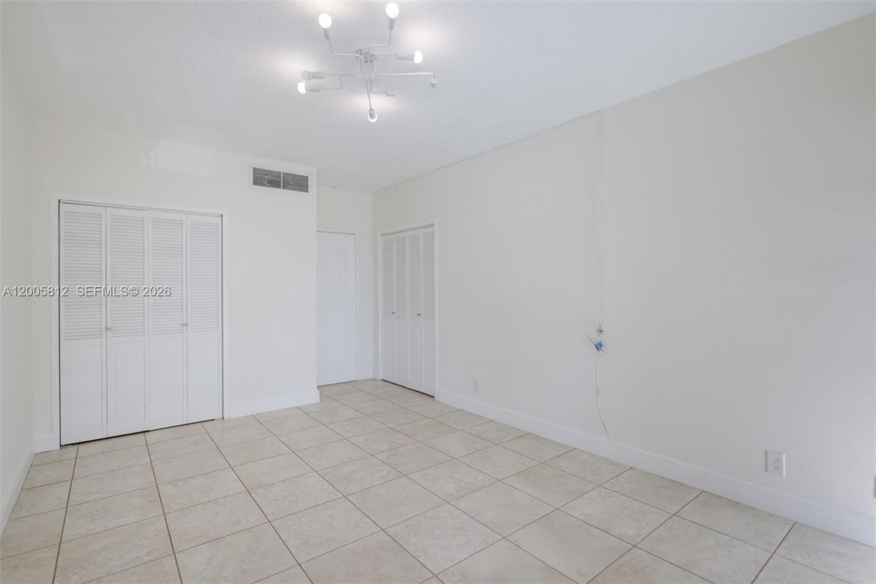880 NE 69th St , Unit 2N, Miami, FL 33138 Photo