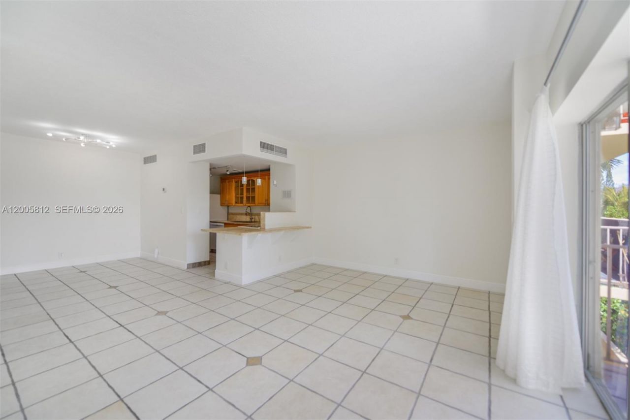 880 NE 69th St , Unit 2N, Miami, FL 33138 Photo
