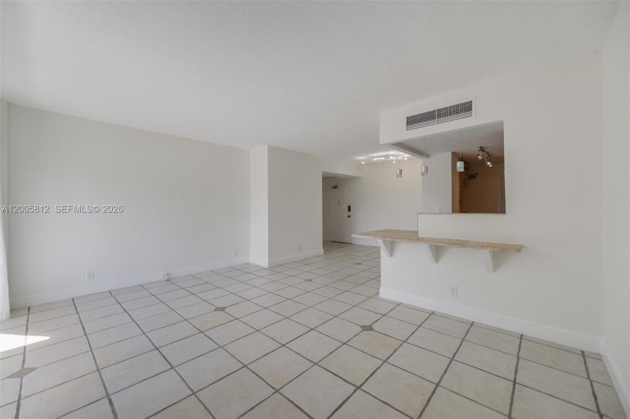 880 NE 69th St , Unit 2N, Miami, FL 33138 Photo