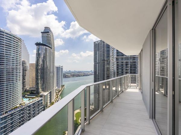 77 SE 5th St , Unit PH01, Miami, FL 33131