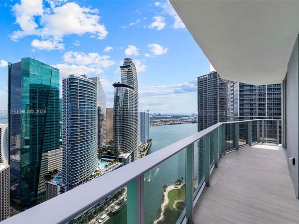 77 SE 5th St, Unit PH01, Miami, FL 33131