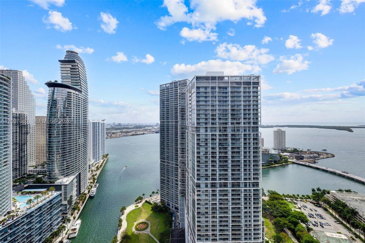 77 SE 5th St, Unit PH01, Miami, FL 33131 Photo