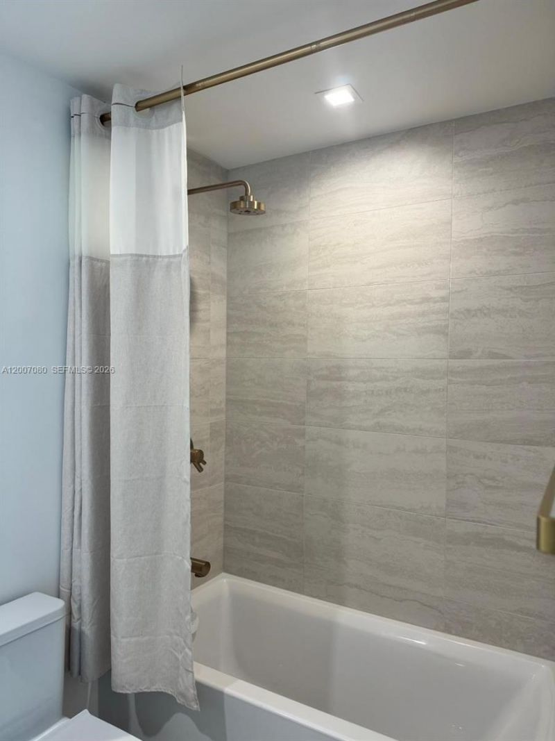 77 SE 5th St, Unit PH01, Miami, FL 33131 Photo