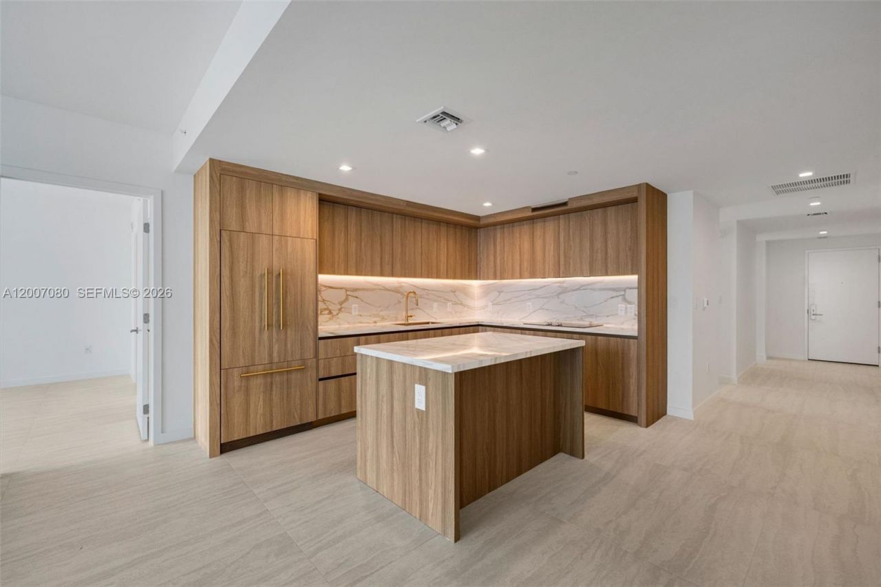 77 SE 5th St, Unit PH01, Miami, FL 33131 Photo