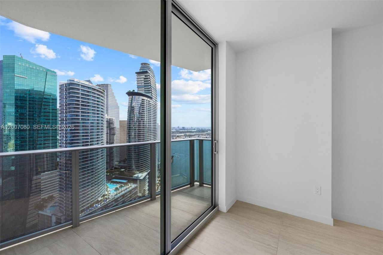 77 SE 5th St, Unit PH01, Miami, FL 33131 Photo