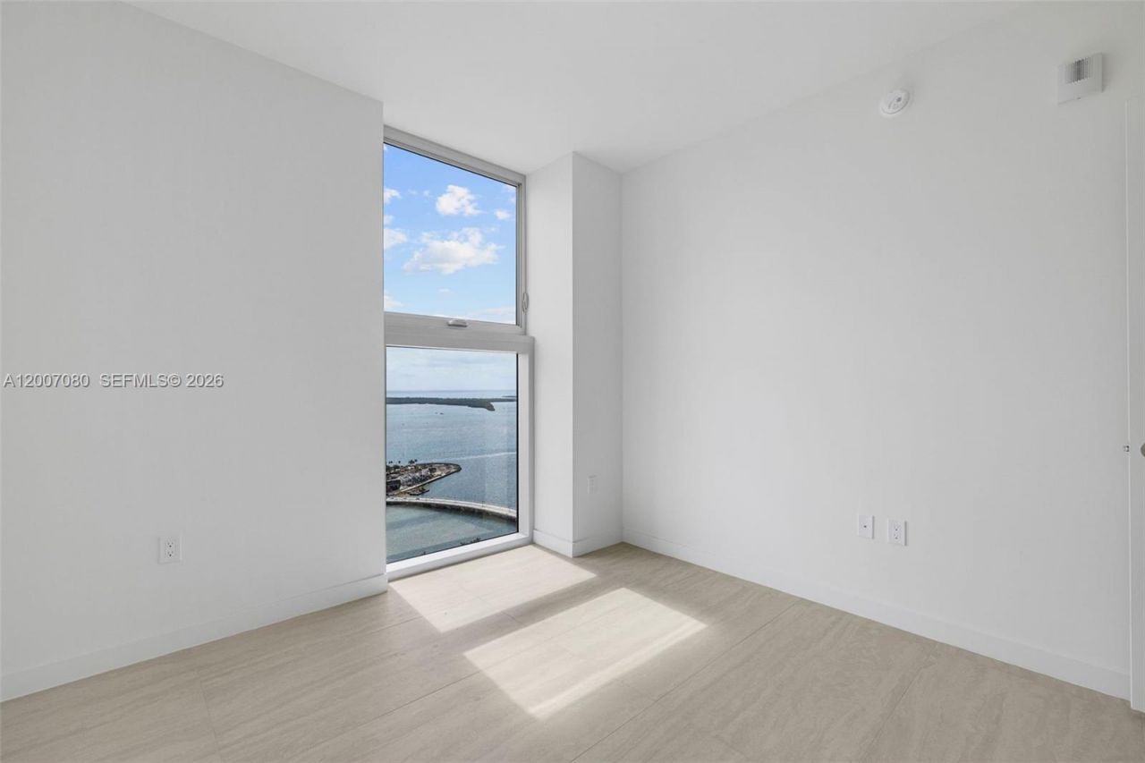 77 SE 5th St, Unit PH01, Miami, FL 33131 Photo