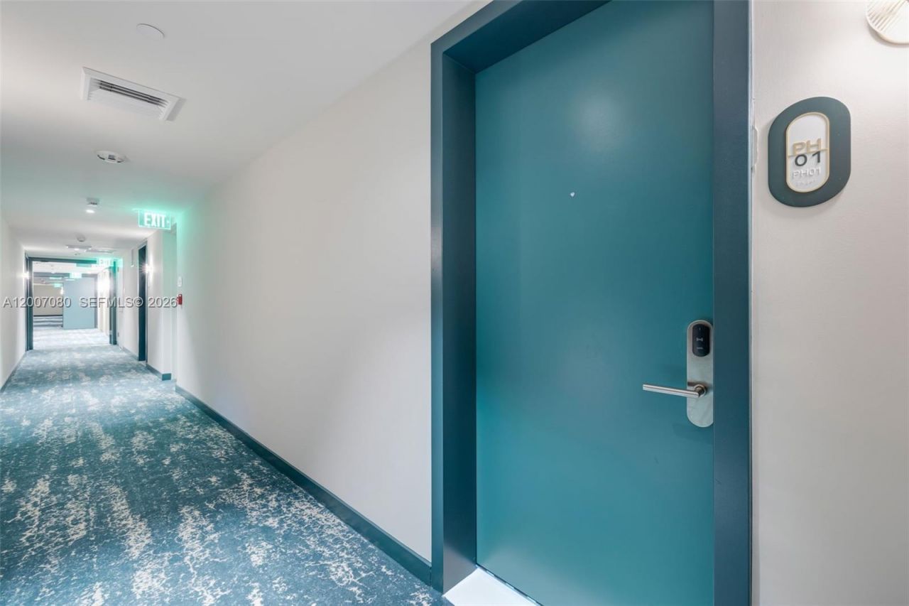 77 SE 5th St, Unit PH01, Miami, FL 33131 Photo