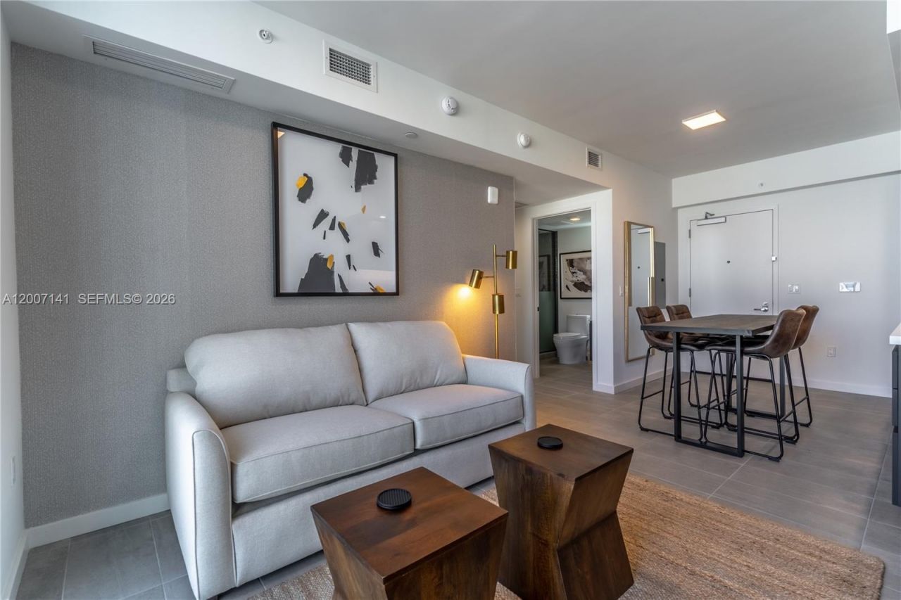 227 NE 2nd St , Unit 2004, Miami, FL 33132 Photo