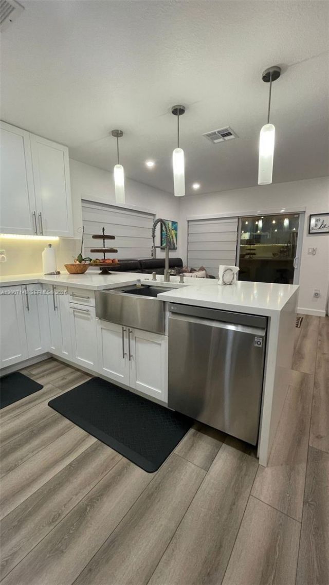 1149 NW 126th Pl, Miami, FL 33182 Photo