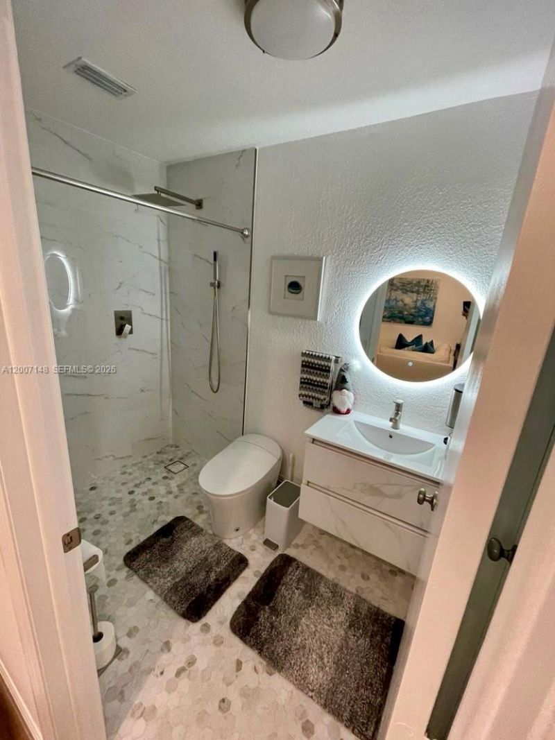 1149 NW 126th Pl, Miami, FL 33182 Photo