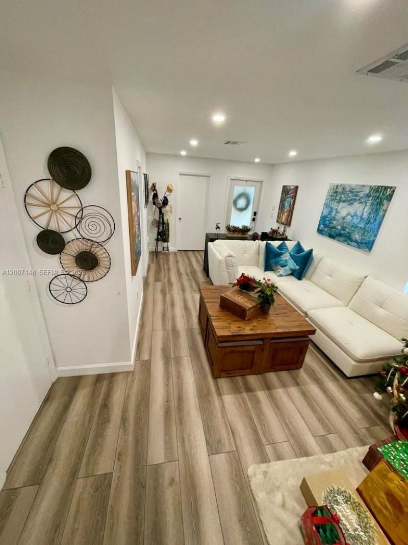 1149 NW 126th Pl, Miami, FL 33182 Photo