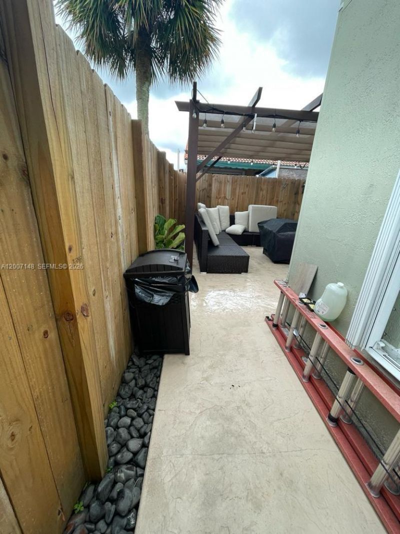 1149 NW 126th Pl, Miami, FL 33182 Photo