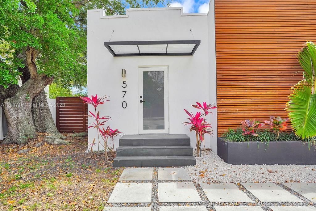570 NW 48th St, Miami, FL 33127 Photo