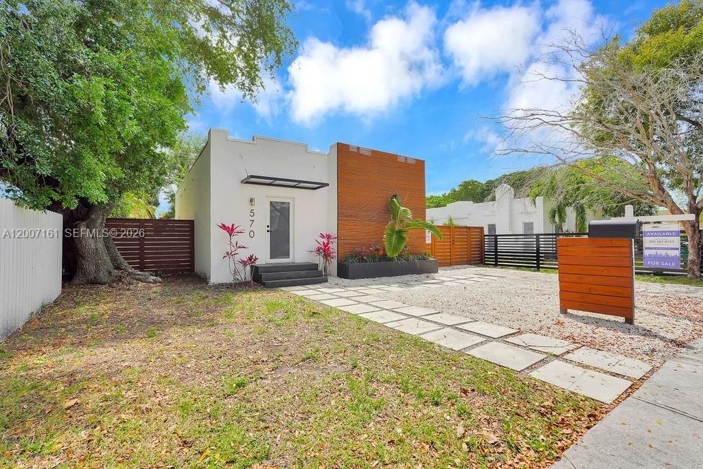 570 NW 48th St, Miami, FL 33127 Photo