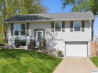 9332 Redman Circle, Omaha, NE 68134