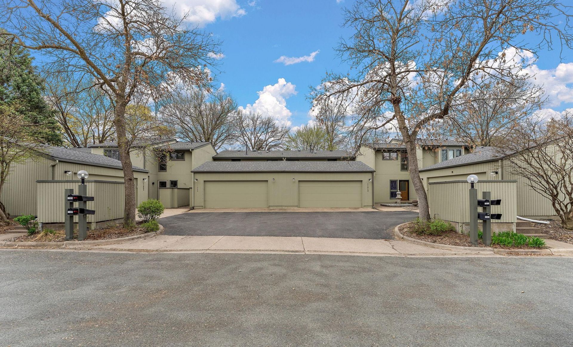 11013 Abbott Lane , Hopkins, MN 55343