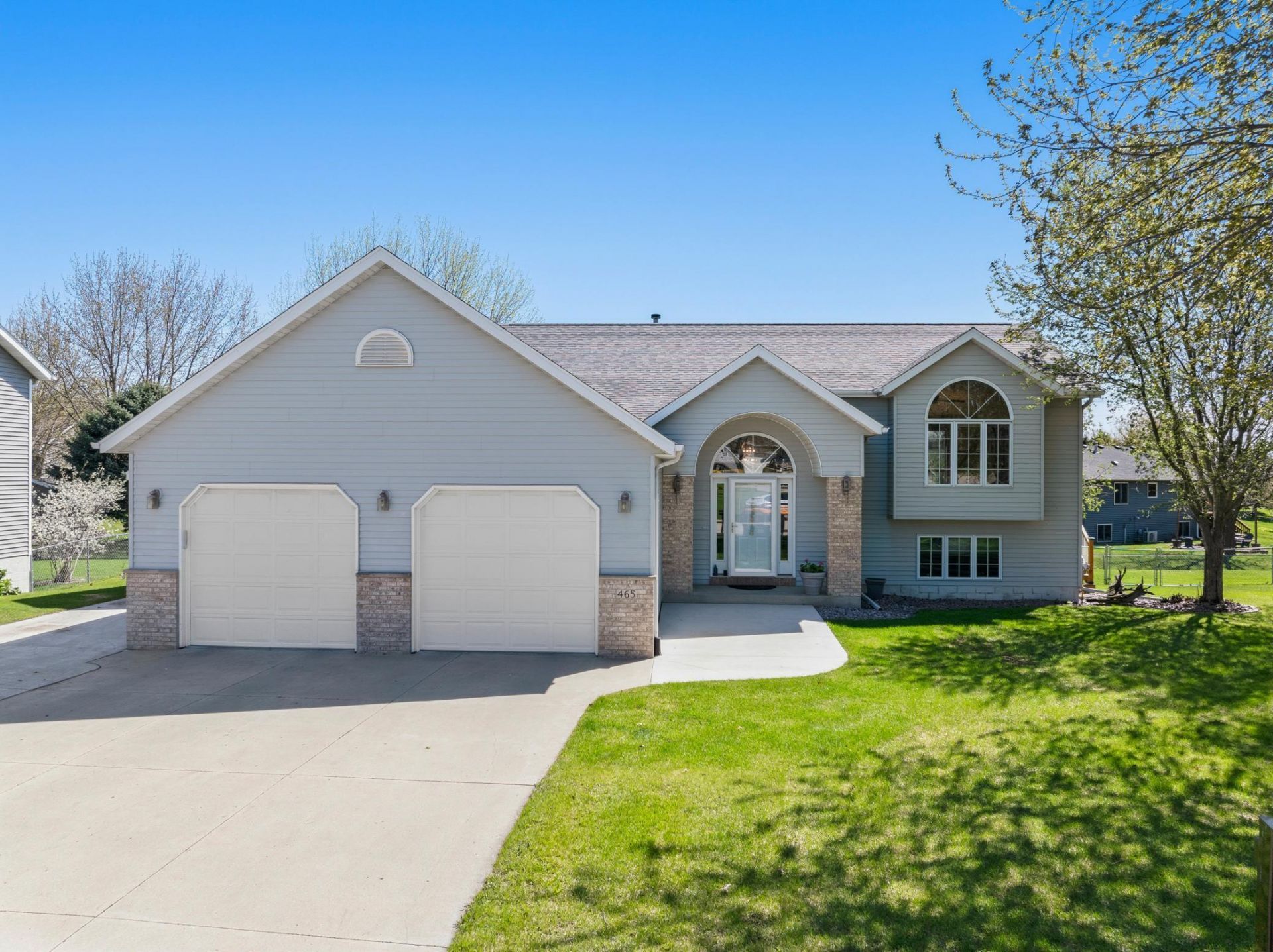 465 8th Street SW, Plainview, MN 55964