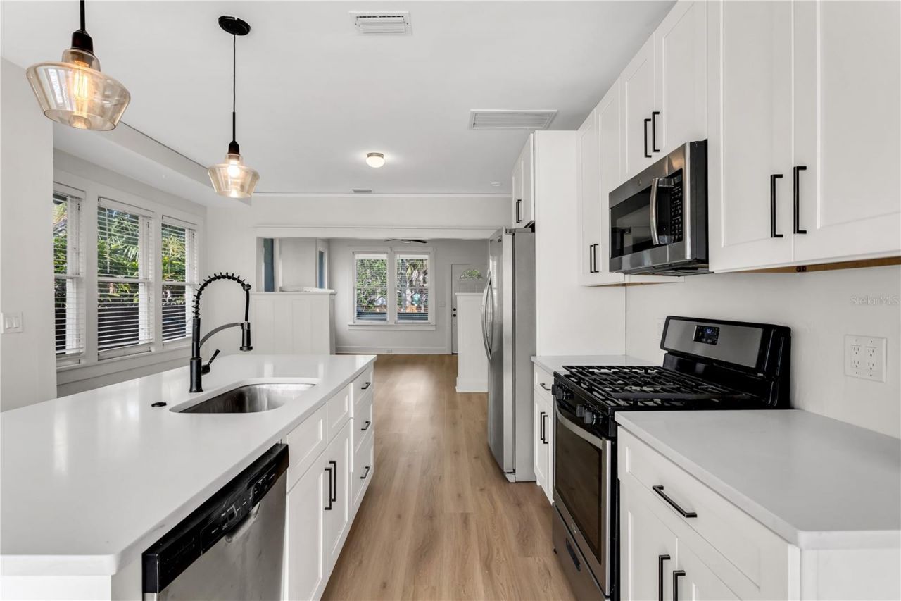 1924 3rd Street S, Saint Petersburg, FL 33705 Photo