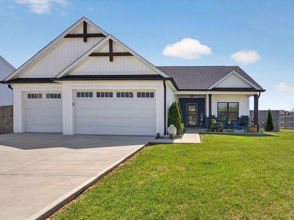 634 E Benjamin Street, Ellettsville, IN 47429