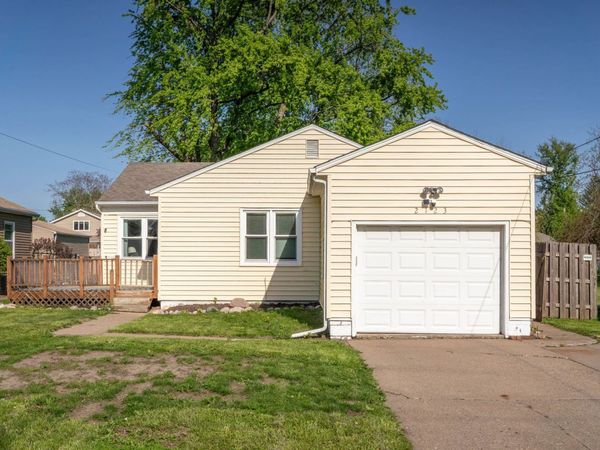 2123 32ND Street , Rock Island, IL 61201