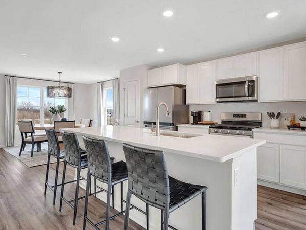 418 lakeshore Court , St. Charles, IL 60174