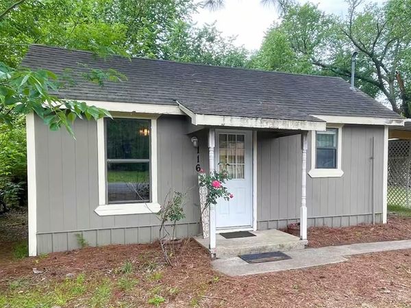 116 E Locust Street , Collinsville, TX 76233