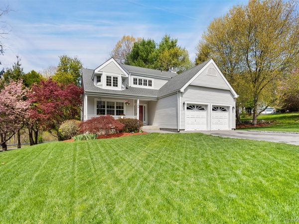 300 Rockwood Court, Yorktown Heights, NY 10598