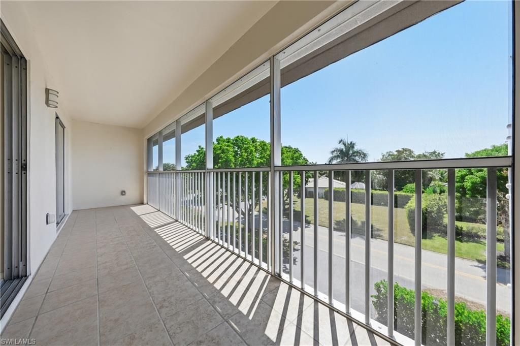 3150 Binnacle Dr, Unit 318, Naples, FL 34103 Photo