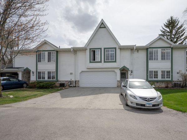 N75W23470 Water Tower Ct, Unit B4, Sussex, WI 53089