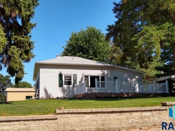 112 N Main Ave, Garretson, SD 57030