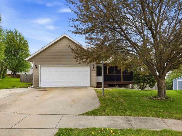 518 Tulip Ct, Tiffin, IA 52340