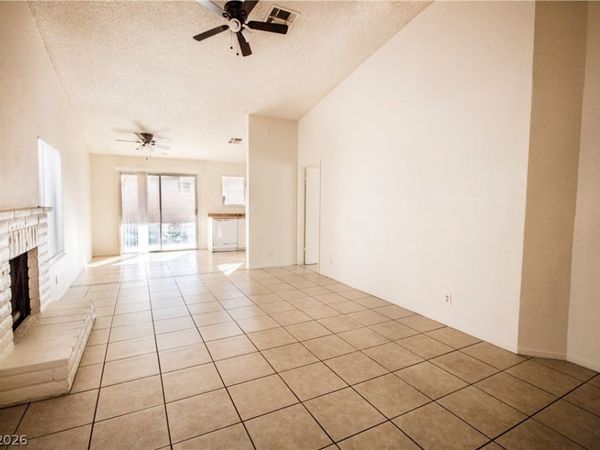 4609 Concord Village Drive , Las Vegas, NV 89108