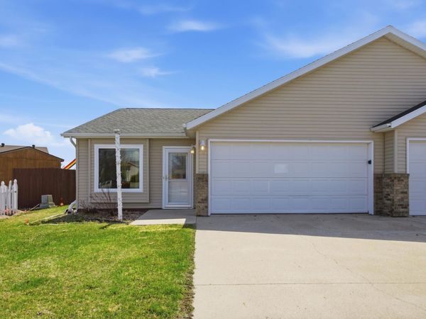 3413 38th Street S, Moorhead, MN 56560