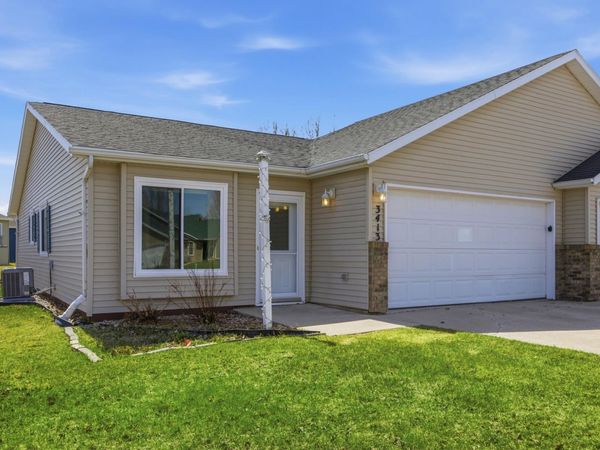3413 38th Street S, Moorhead, MN 56560