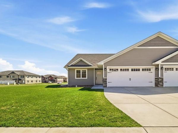 4911 Field Crest Lane, Eau Claire, WI 54701