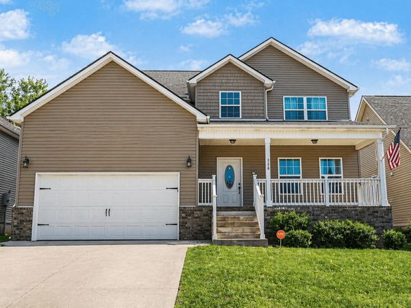 388 Barry Dr , Clarksville, TN 37040