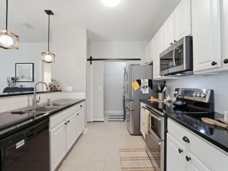 2325 Village At Bexley Drive, Columbus, OH 43209 Photo 4