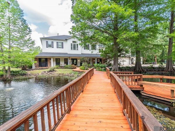13147 Deerpath Way, Baton Rouge, LA 70816