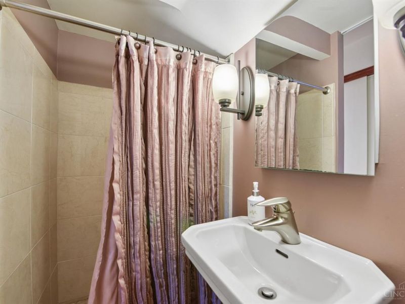 1549 Wittlou Avenue, Cincinnati, OH 45224 Photo 36