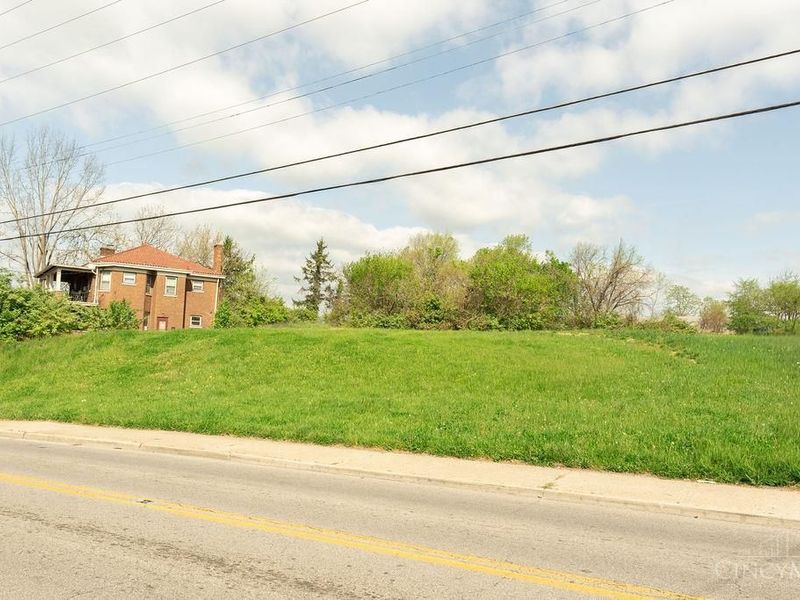 38 Clinton Springs Avenue, Cincinnati, OH 45217 Photo 5